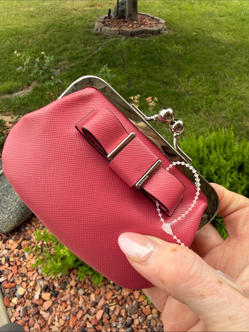 Coach Coral Pink Bow 🎀 Frame Mini Clutch Kiss-lock - Picture 8 of 8